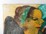 un tableau accroché au mur représentant une femme à la tête verte