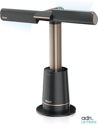 une image montrant un gros plan d'une lampe posée sur une table