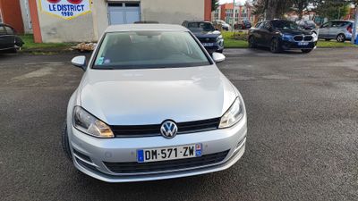 Véhicule VOLKSWAGEN GOLF, immatriculée DM-571-ZW.