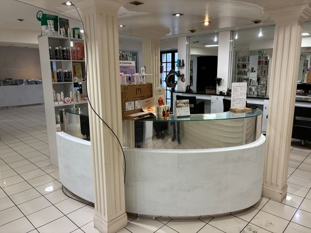 Suite liquidation judiciaire (frais en sus : 14.28%) - Vente en u...