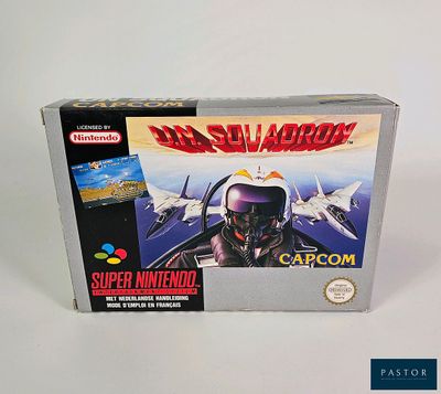 Sur la boîte du jeu figure l'image d'un avion de chasse.