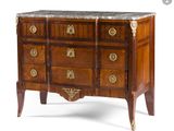 commode ancienne avec dessus en marbre et poignées en laiton