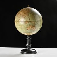 Globe terrestre sur pied en bois tourné noirci