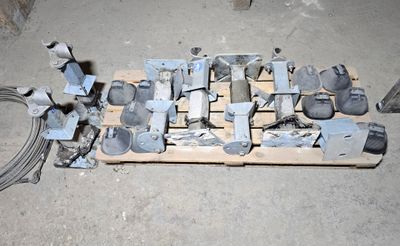a picture of a machine that is sitting on a pallet