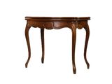 une table en bois avec un tiroir en dessous, sur fond blanc