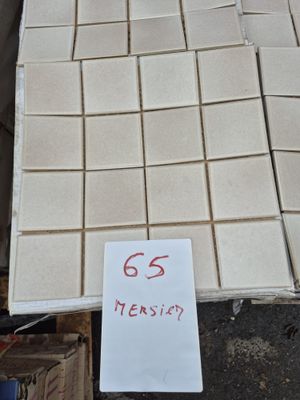 Lot d'environ 28m de carrelage mosaïque , conditionné en pla…