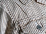 a close up of a shirt on a mannequin mannequin mannequin mannequin mannequin mannequin mannequin mann
