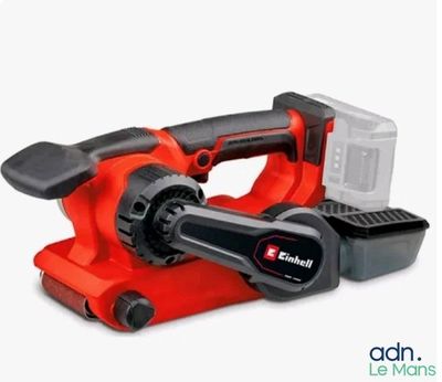un outil électrique rouge et noir muni d'une batterie