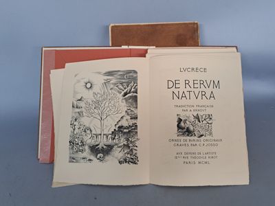 un livre ouvert sur une page où figure le dessin d'une forêt