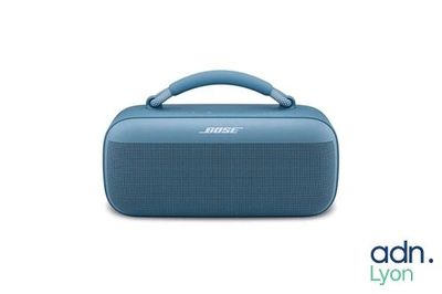 bose bluetooth portable speaker with built - in microphone