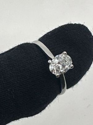 BAGUE EN OR BLANC 18 CARATS À DIAMANT OVALE. - Photo 1