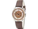 gros plan d'une montre sur fond blanc avec un bracelet marron