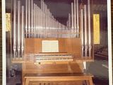 a picture of an old pipe organ in a church