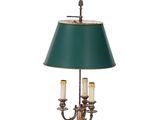 une image d'une lampe de table avec un abat-jour vert