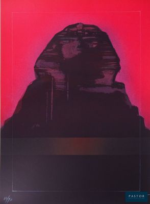 une image représentant un sphinx peint sur fond rouge