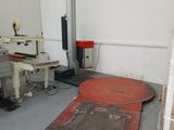 une image représentant une pièce dans laquelle se trouvent de nombreux outils