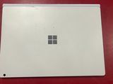 une surface blanche sur laquelle figure le logo Microsoft