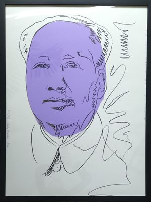 dessin représentant un homme portant un chapeau et une cravate, dans un cadre noir