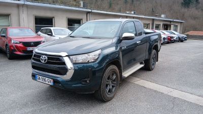 TOYOTA HILUX RC 2.8 204D 4D AT 4X4 LEGENDE 6S3 - Genre : CTTE - Carros