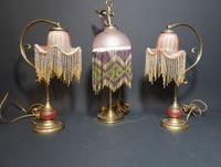 Paire de lampes montures laiton et tulipes en verre marmorée… (photo 2)