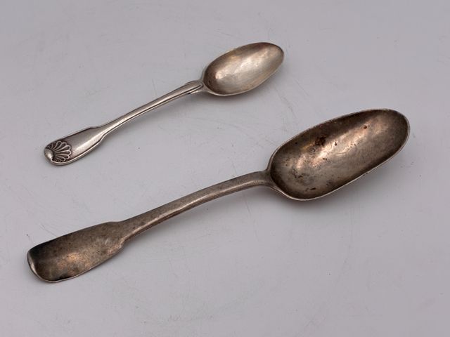 Argent 18ème, une cuillère à café et une cuillère à soupe, PB : 9...