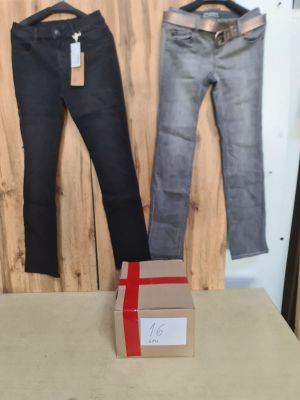 Ensemble de 6 pantalons pour femme en denim, comprenant deux…