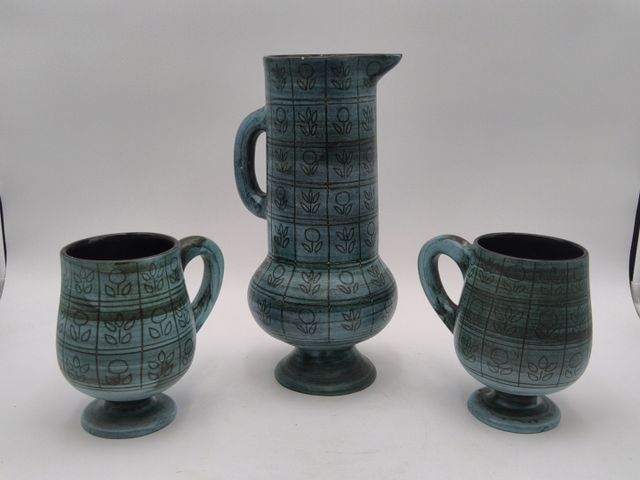 Jean DE LESPINASSE (1896-1979) – Pichet et deux Chopes en céramiq...
