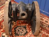 an old machine that is sitting on the floor