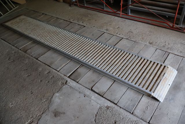 Une rampe aluminium de 4 mètres. Visite le mercredi  17 juillet d...