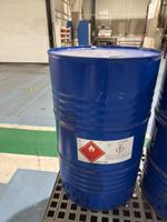 Ensemble comprenant : 2 fûts métalliques bleus de 220 L, l'u… (photo 2)