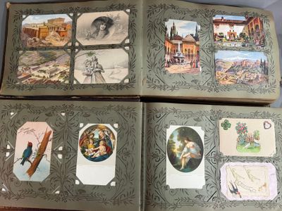 Deux albums de cartes postales fantaisies en cuir, belle fan…