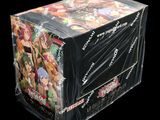 La boîte du jeu de cartes « Dragon Quest » est emballée dans du plastique.