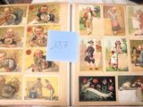 un livre avec des photos de personnes sur une table
