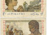 deux billets de banque différents sur lesquels figurent respectivement l'image d'un homme et celle d'une femme