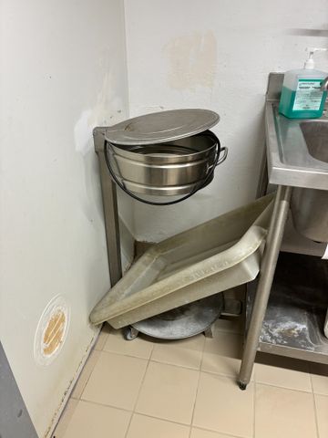 Support poubelle inox