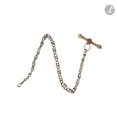 une image représentant un collier muni d'une chaîne