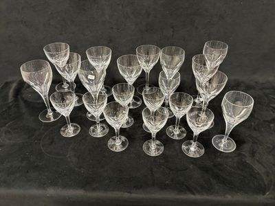 Lot de 12 verres à vin et 10 verres à eau en verre cristalli…