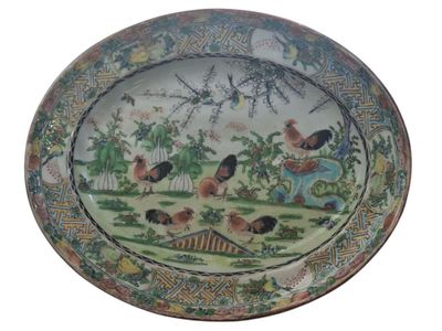CHINE, CANTON, vers 1900 Plat ovale en porcelaine, à décor p…