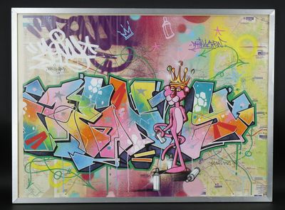 tableau représentant une femme coiffée d'une couronne, debout devant un mur recouvert de graffitis