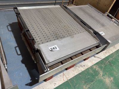 a metal tray that is sitting on top of a pallet