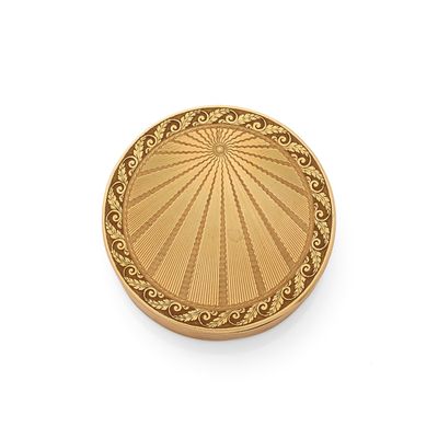 Boîte En or ciselé 18k (750) Epoque début XIXe Diam. - Photo 1