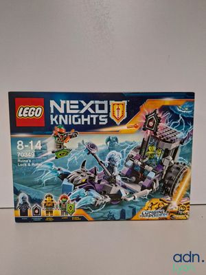 Set Lego Nexo Knights avec notice de montage et mode d'emploi en vitrine