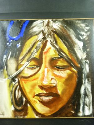 tableau représentant une femme portant une coiffe à plumes et des boucles d'oreilles