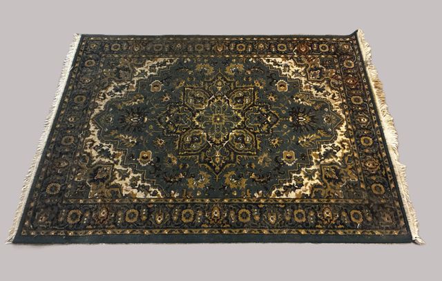 Tapis. 168 x 120 cm. À nettoyer 