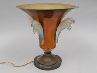 LALIQUE, attribué à Lampe de table en cuivre ornée de quatre… (photo 3)