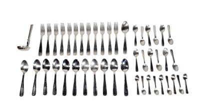 MENAGERE en métal argenté comprenant 12 grands couverts et 1…