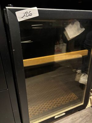 1 petite cave à vin vitrée Suite LJ. - Photo 1