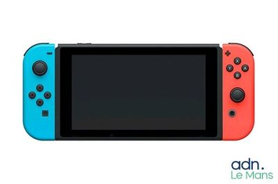 Nintendo Switch Lite disponible en deux couleurs différentes et avec un écran noir