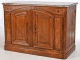 une armoire en bois avec un plateau en marbre sur fond blanc