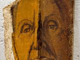 un tableau représentant un homme et une femme accroché au mur